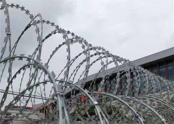 Galvanized Concertina Razor Barbed Wire BTO22 Razor Fencing Wire