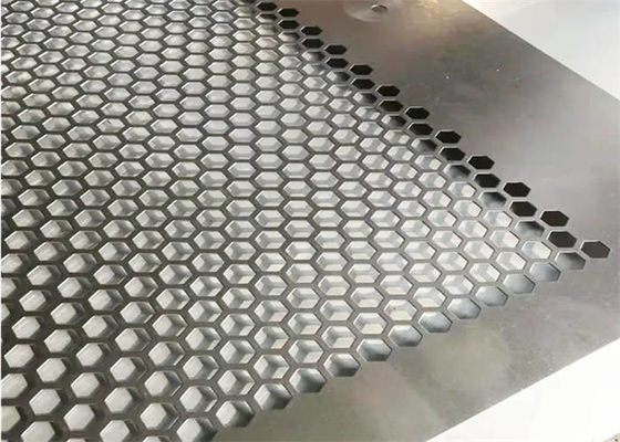 Dekoratif Perforasyonlu Metal Mimarlık Tel Ağı Yuvarlak Delik